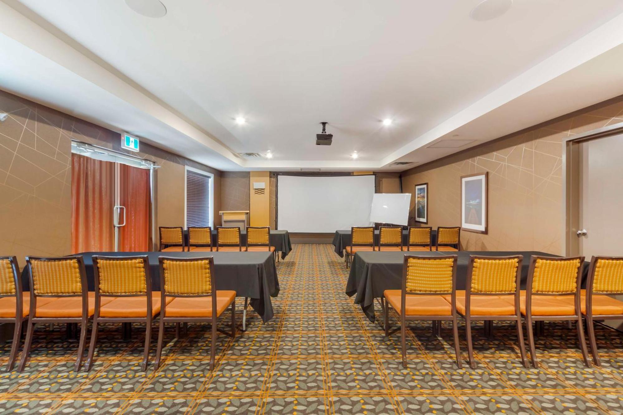 最佳西方plus圣约翰城堡酒店 Fort St. John 外观 照片